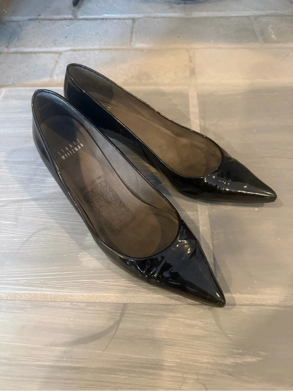Stuart Weitzman Black Patent Pointed-Toe Pumps kitten heel Sz 8